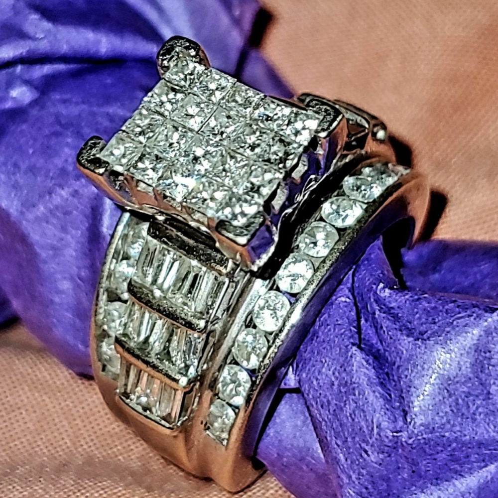 2 carat WHITE GOLD RING